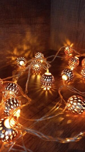 Tira Con Esferas Caladas Luz Calida